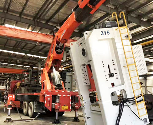 合浦附近随车吊出租，轻松解决运输难题